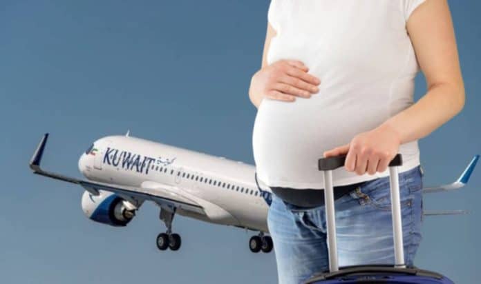 ولادة مفاجئة على متن طائرة تثير الجدل في الكويت