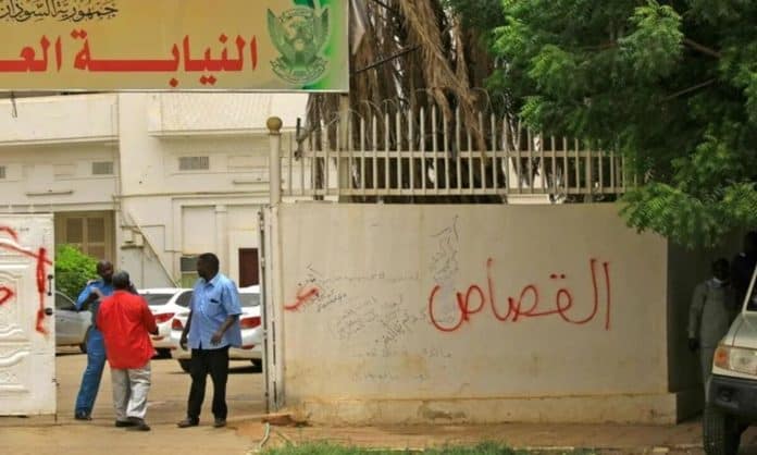 السودان .. ضجة شعبية متصاعدة بشأن تشريح ودفن 3000 جثة مجهولة الهوية