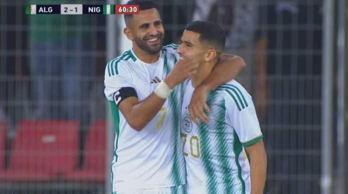 فرحة لاعبي منتخب الجزائري بالفوز
