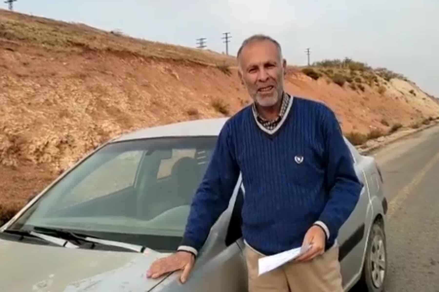 سوري يقبل سيارته ويحتضنها ويروي لعرب ترند كيف استردها بعد 11 عاماً "فيديو"