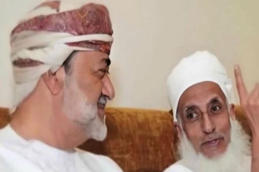 مفتي سلطنة عمان ينتقد فساد الأنظمة alarabtrend.com
