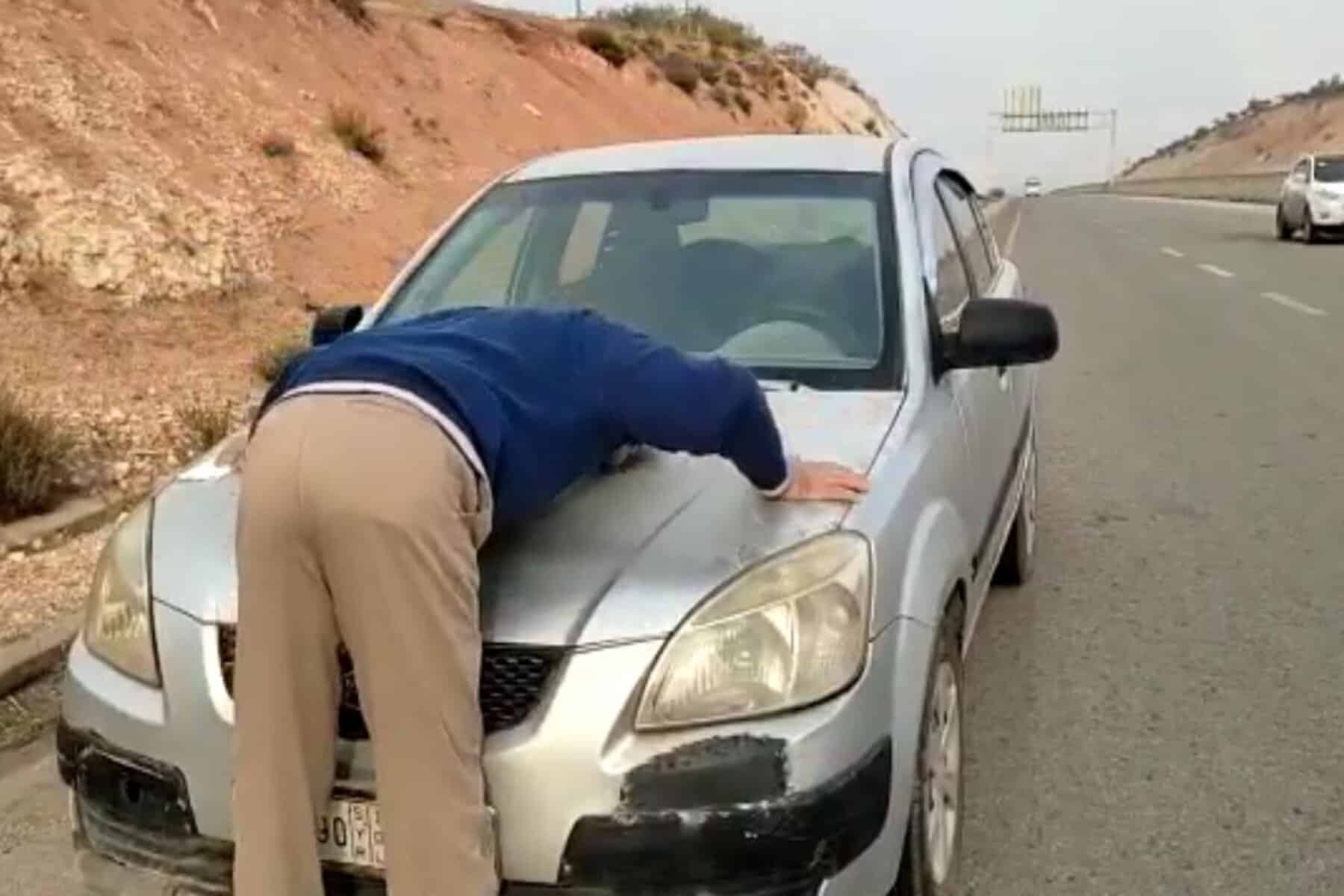 سوري يقبل سيارته ويحتضنها ويروي لعرب ترند كيف استردها بعد 11 عاماً