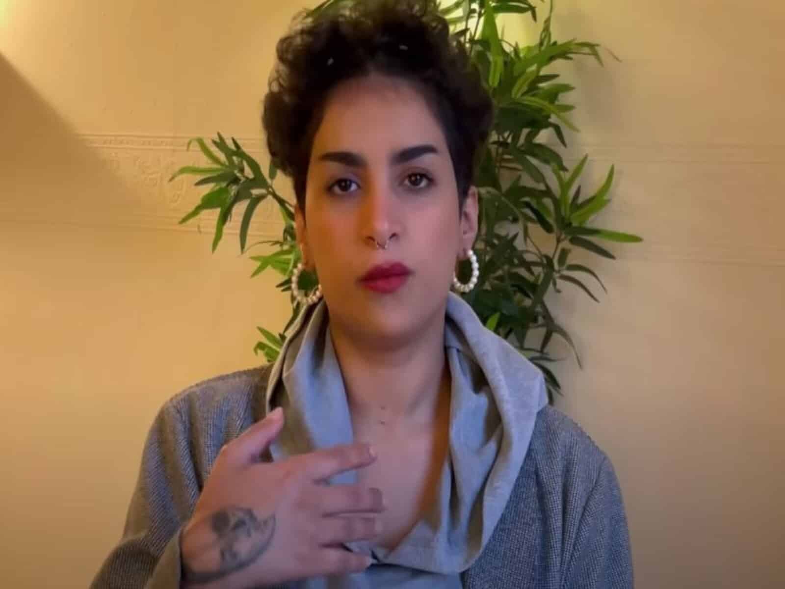 alarabtrend.com فيديو سعودية تخلع حجابها