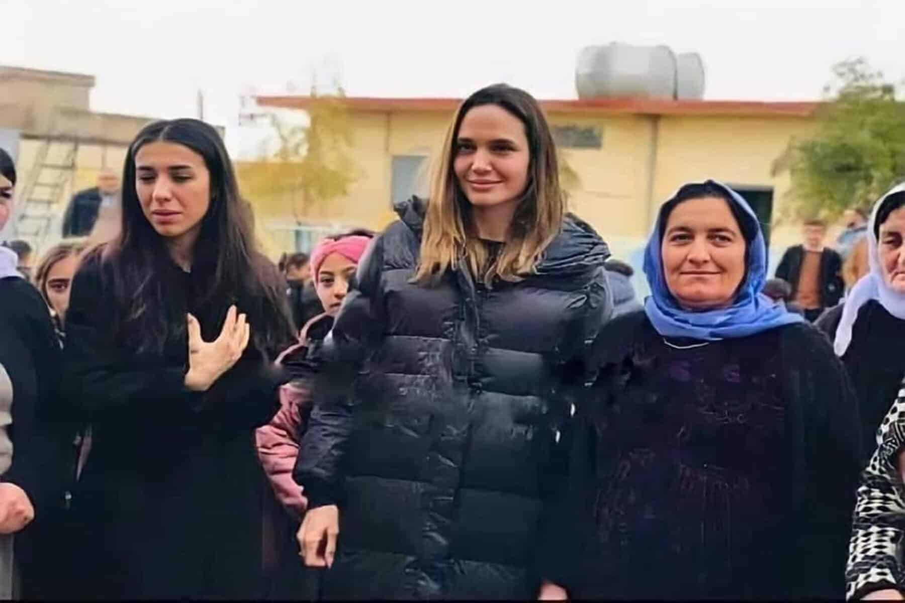 الممثلة الأمريكية أنجيلينا جولي رفقة الناشطة الأيزيدية نادية مراد في قضاء سنجار