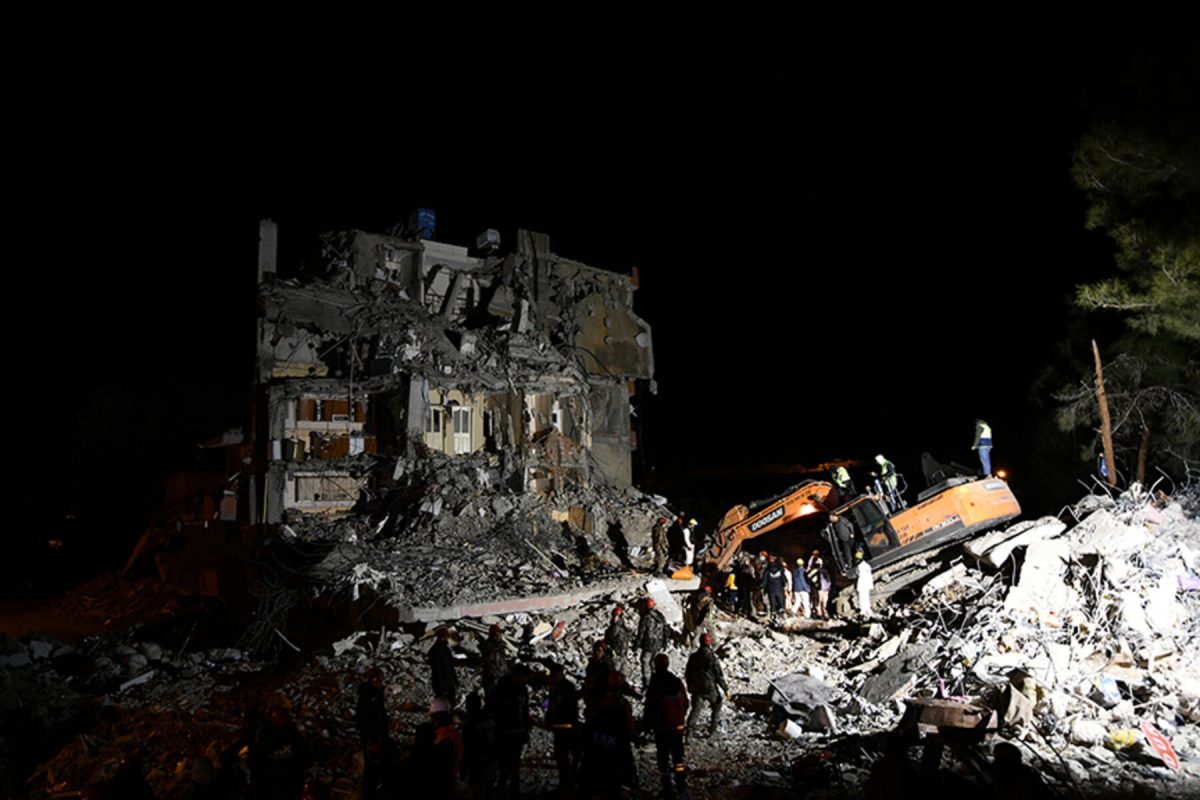alarabtrend.com زلزال تركيا وسوريا روت مسنة تركية ما جرى معها تحت الأنقاض حسبما نقله الصحفي التركي إسماعيل سايماز