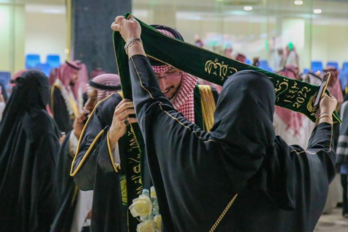 alarabtrend.com أثار فيديو رقص مختلط في الرياض السعودية ضجة واسعة بالتزامن مع احتفالات المملكة
