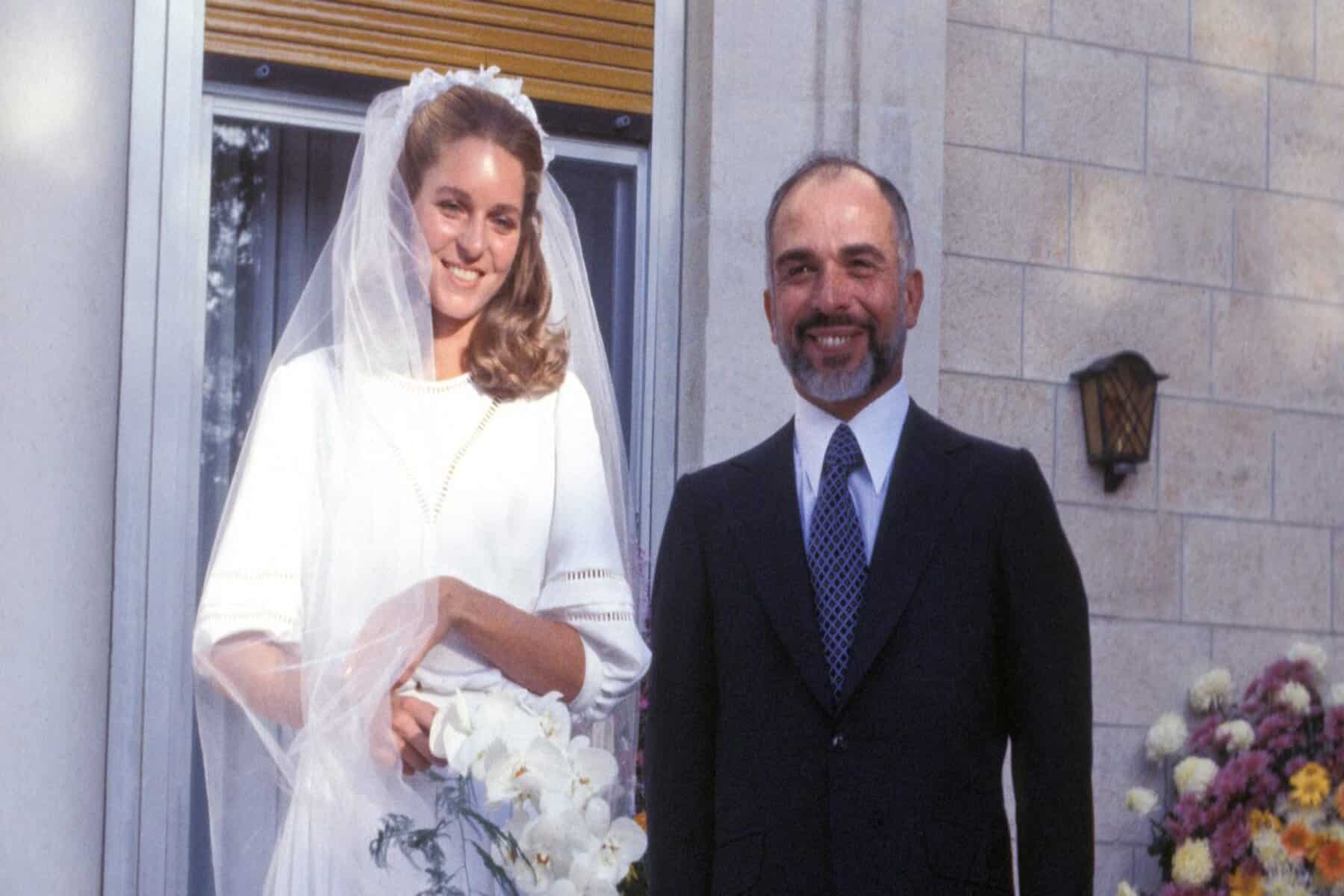 alarabtrend.com صورة نادرة لزوجة الملك الأردني حسين بن طلال الملكة نور