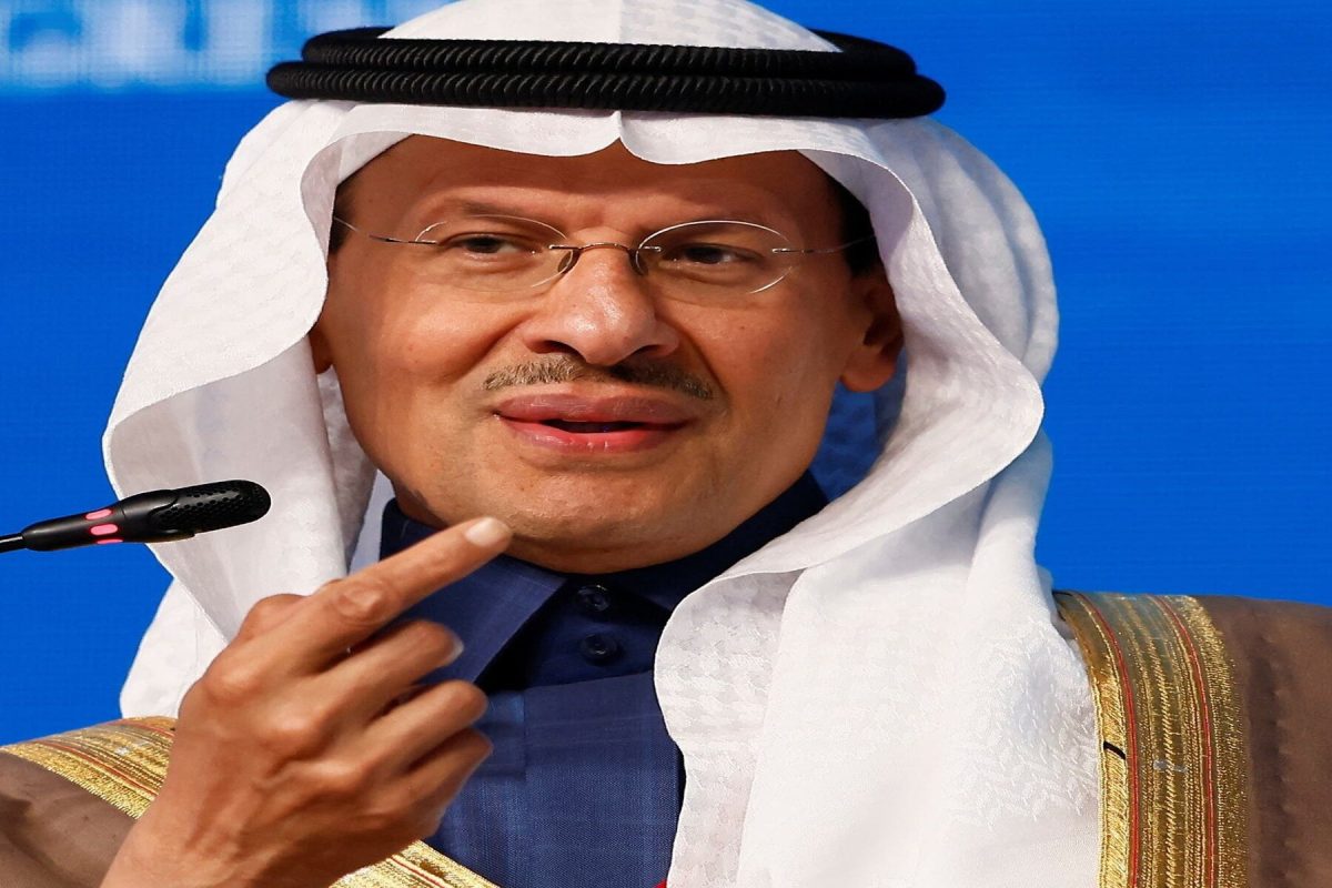 وزير سعودي يتصدر "ترند" وسط إشادة واسعة عبر "السوشيال ميديا" بتصريحاته "الشجاعة"